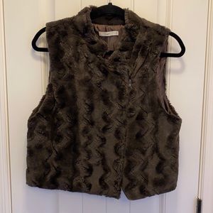 Hazel Faux Fur Zip-up Vest